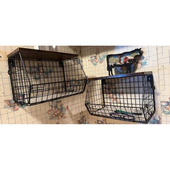 New 2-Tier Wall-Mounted Fruit Basket for Potato & Onion Storage with Lid - Picture 7 of 15